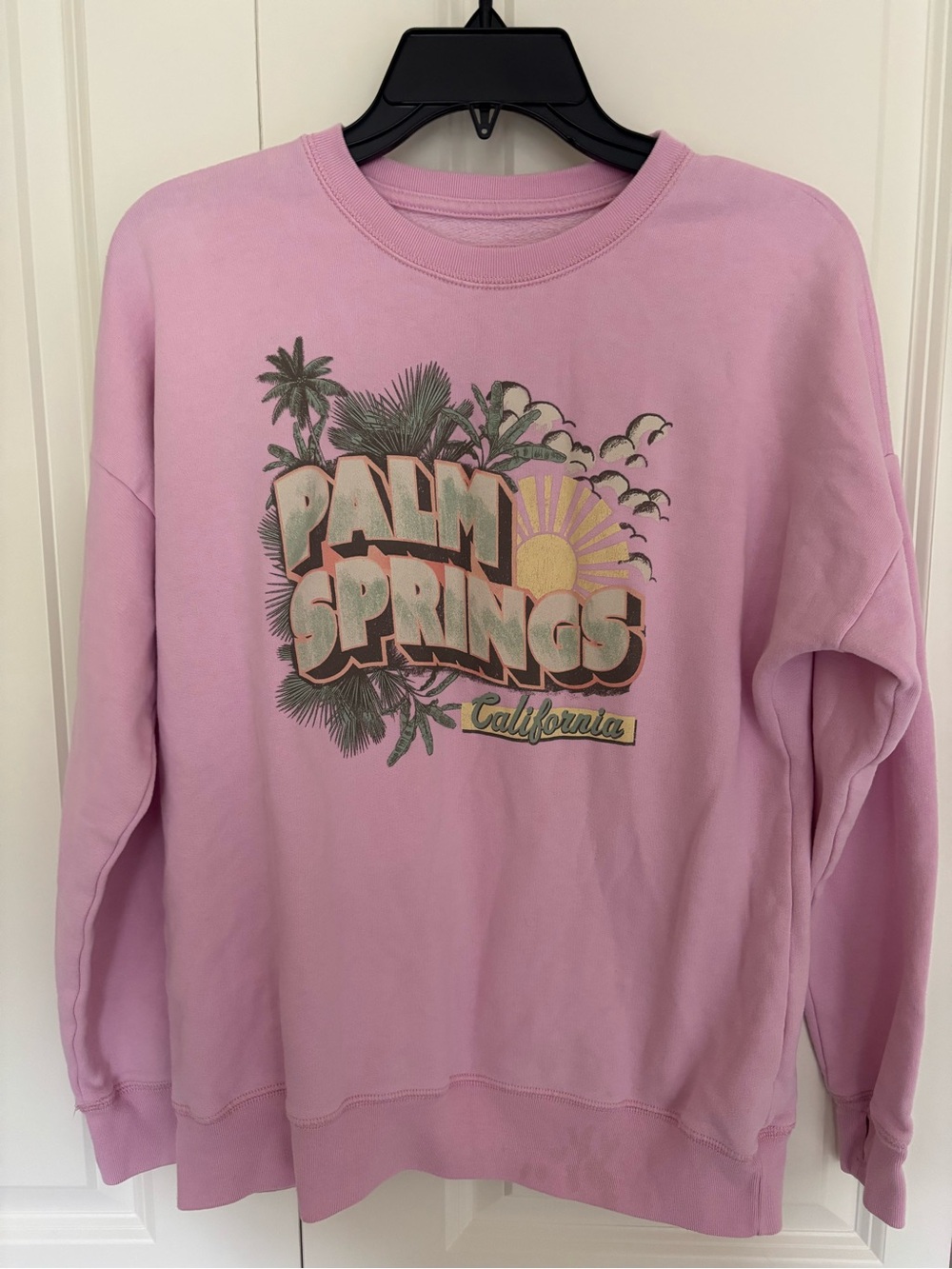 Girls Abercrombie kids pink graphic sweatshirt size 13/14. Sf/1 cat